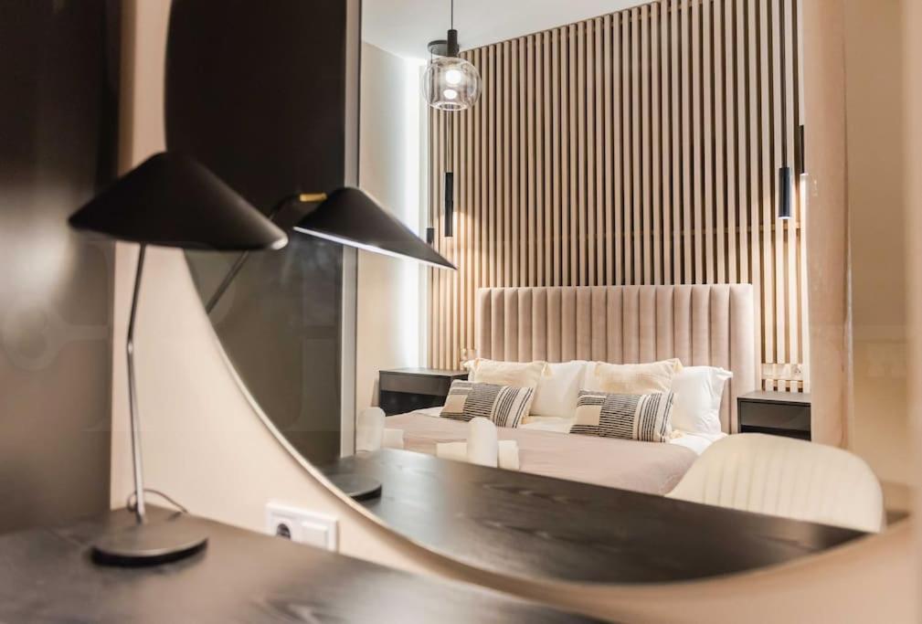 Contemporary Minimalist Apartment By Rems مالقة المظهر الخارجي الصورة